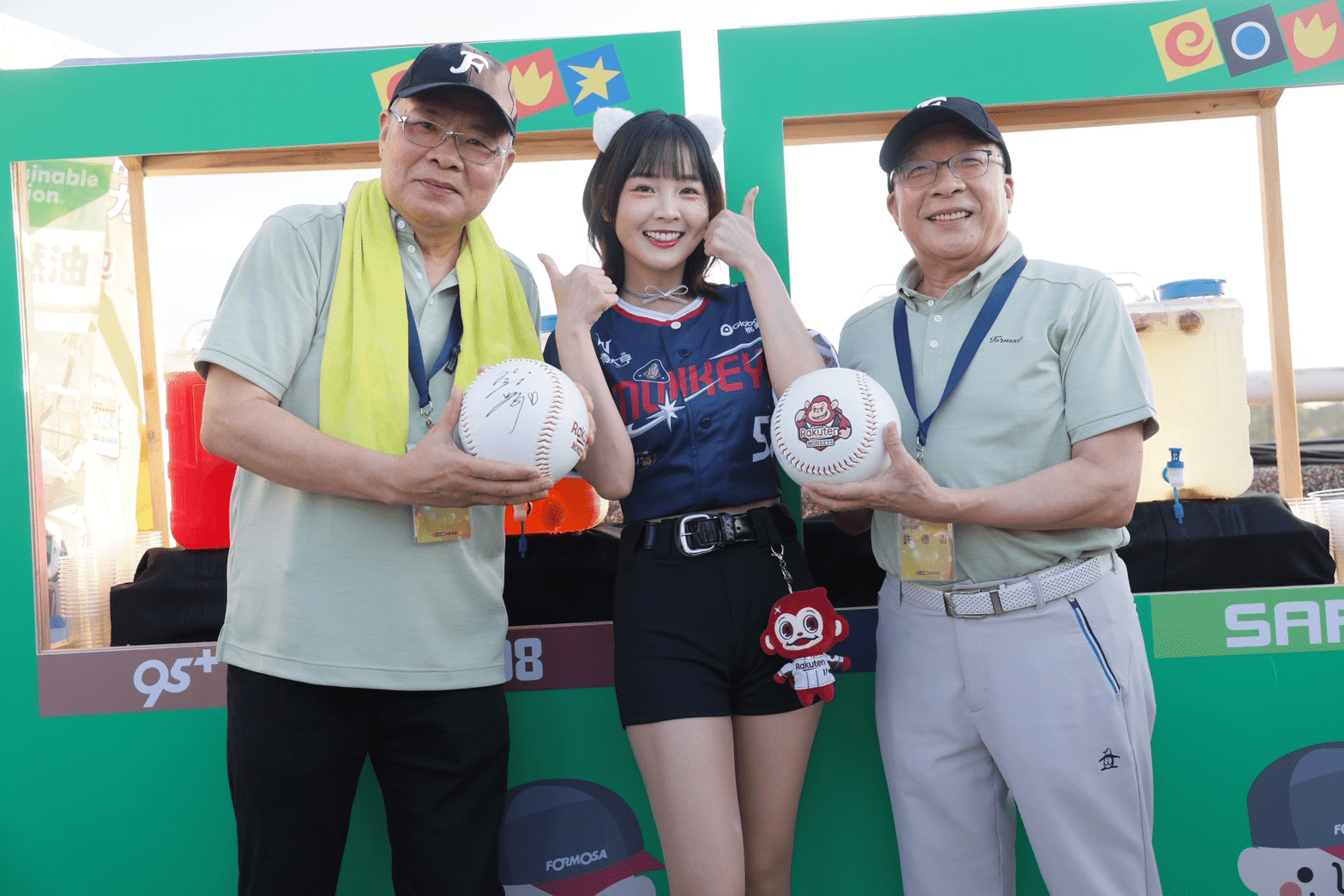 台塑石化不只為航空加油 也為職棒加油!! 台塑石化不只為航空加油 也為職棒加油!!