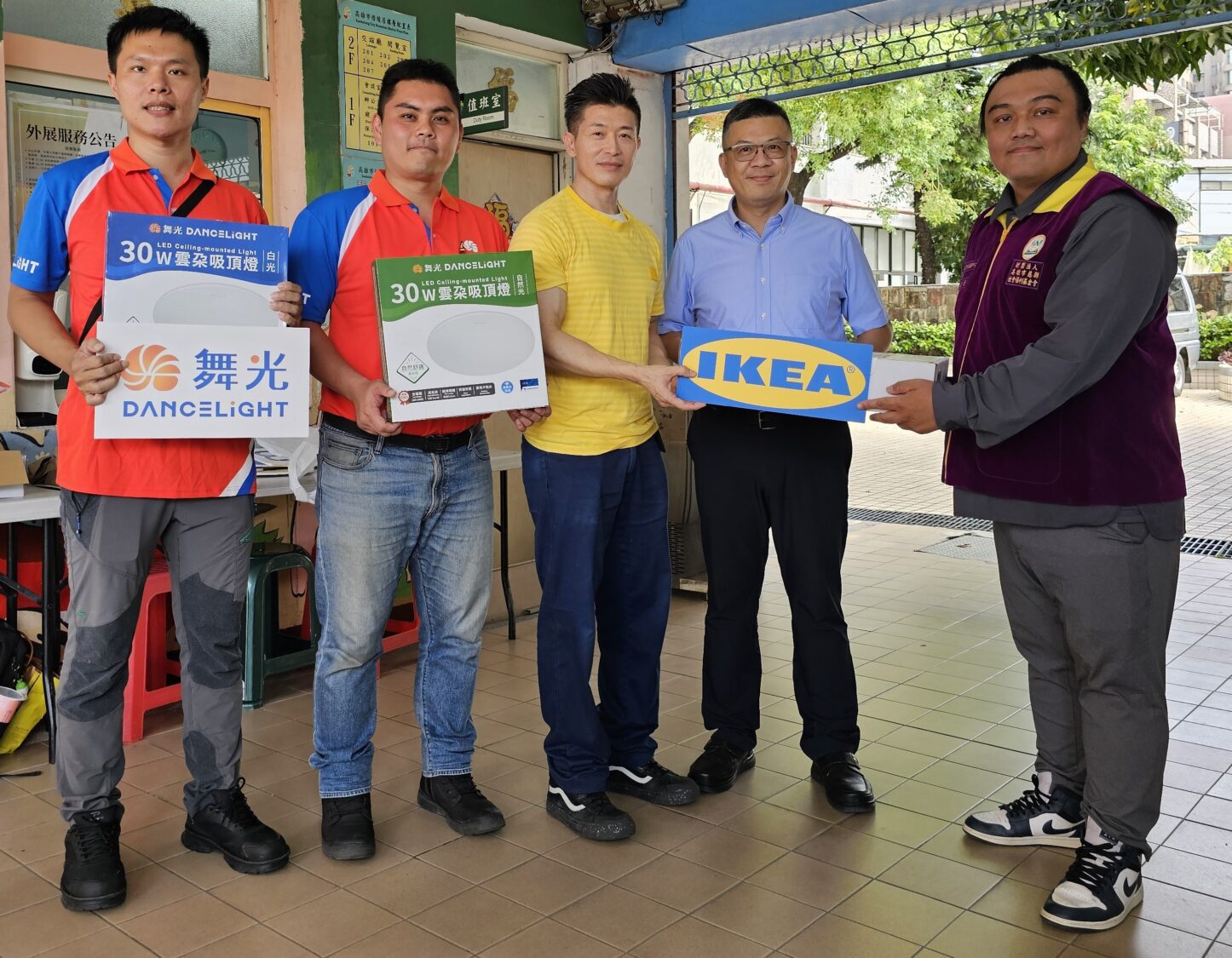 高市經發局推動「能源弱勢關懷」 號召企業捐贈節能家電予社福團體 高市經發局推動「能源弱勢關懷」 號召企業捐贈節能家電予社福團體