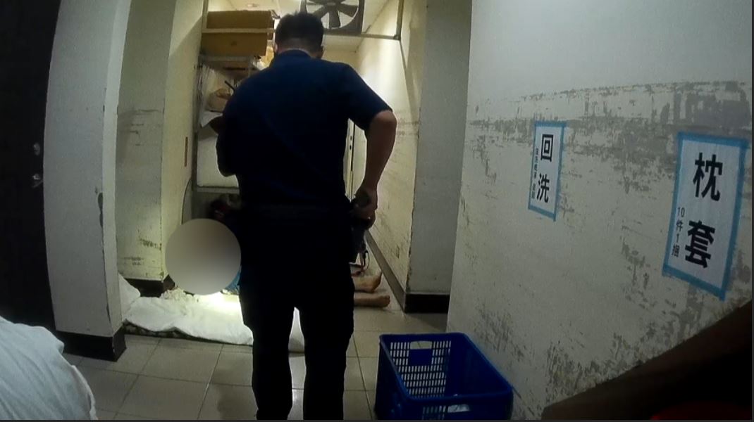 失聯11年半!移工心虛躲旅館「倒頭就睡」警1招破解逮人 失聯11年半!移工心虛躲旅館「倒頭就睡」警1招破解逮人