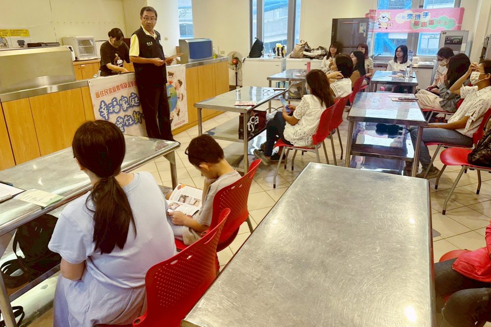 「越」描「越」清楚　移民署新竹站結合料理與藝術分享認識越南文化