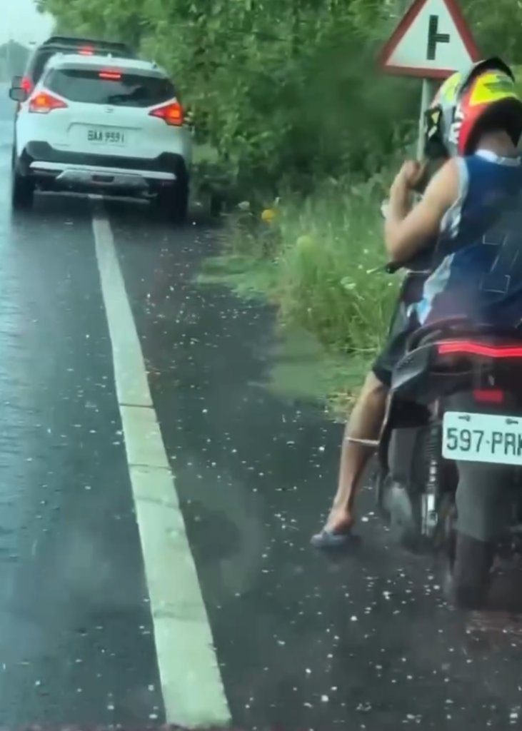 驚!台南午後暴雨「下冰雹」 民眾嚇壞直呼:太扯了 驚!台南午後暴雨「下冰雹」 民眾嚇壞直呼:太扯了