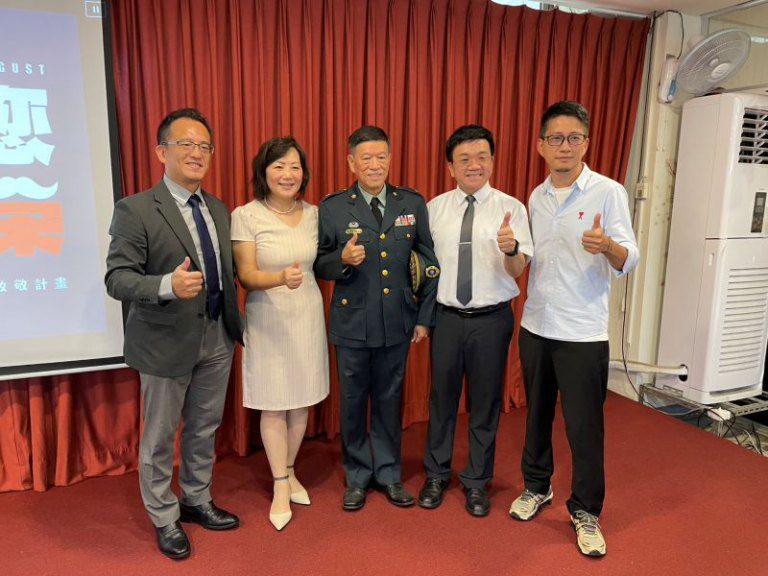 新竹榮家攜手慈善企業連結資源　為榮民長輩打造時尚造型照