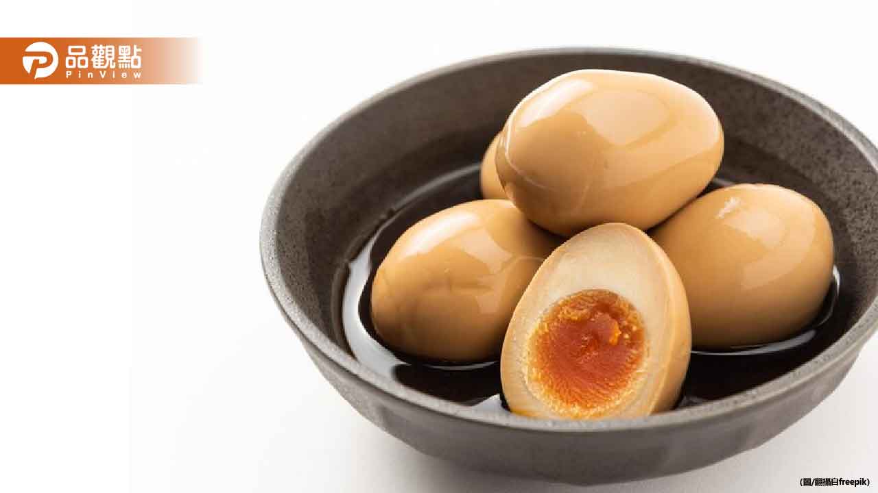 男買茶葉蛋刷不過遭嫌「手機太破」　下秒8+9做1件事