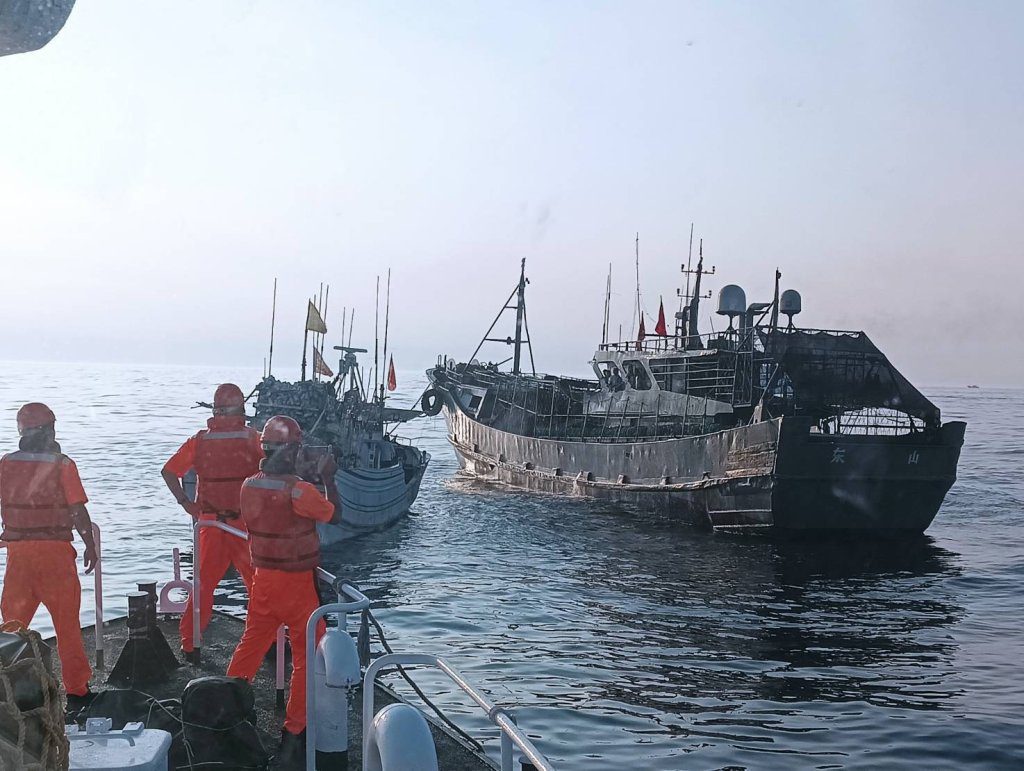 我國漁船遭大陸漁船擦撞！海巡衝現場「協調」2萬塊賠償和解