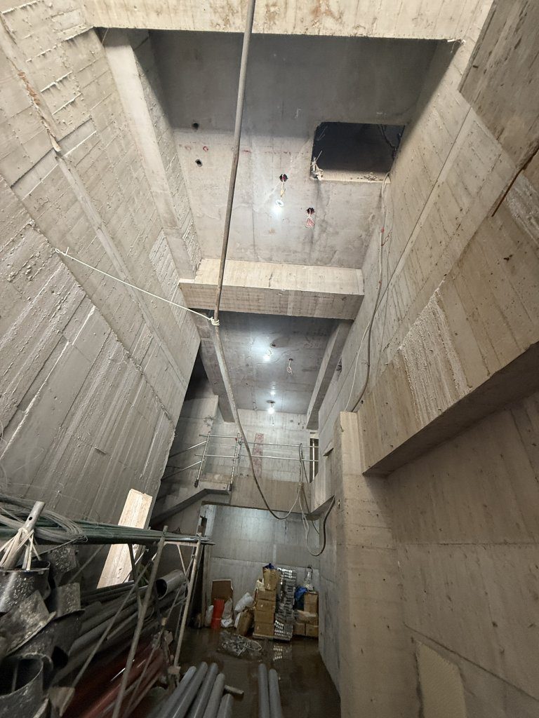 命大!中和移工10樓不慎失足墜落 電纜纏身止跌救命 命大!中和移工10樓不慎失足墜落 電纜纏身止跌救命