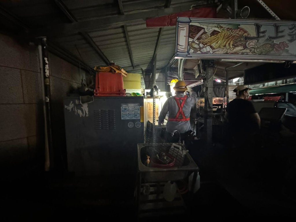 快訊/高雄五甲自強夜市傳停電!「鼠害」釀907戶斷電 快訊/高雄五甲自強夜市傳停電!「鼠害」釀907戶斷電