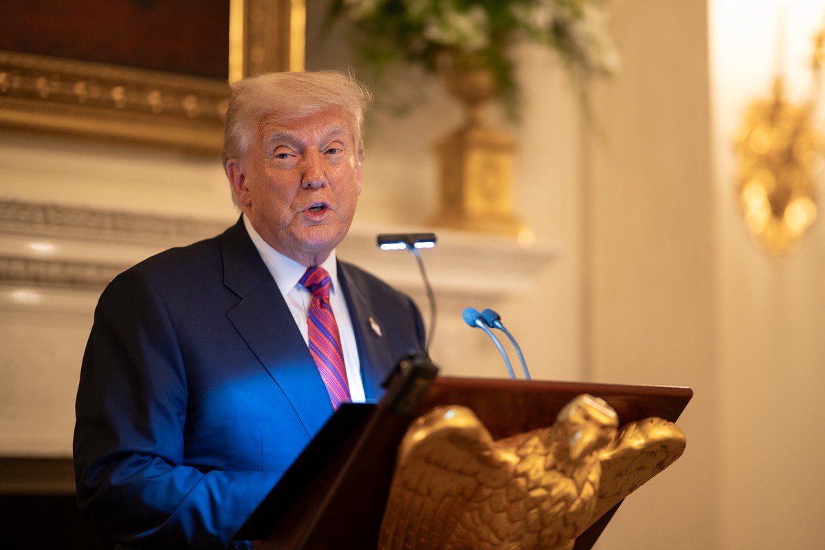 川普再拋晶片出口管制及重稅宣言 威脅各國撤除數位稅 川普再拋晶片出口管制及重稅宣言 威脅各國撤除數位稅