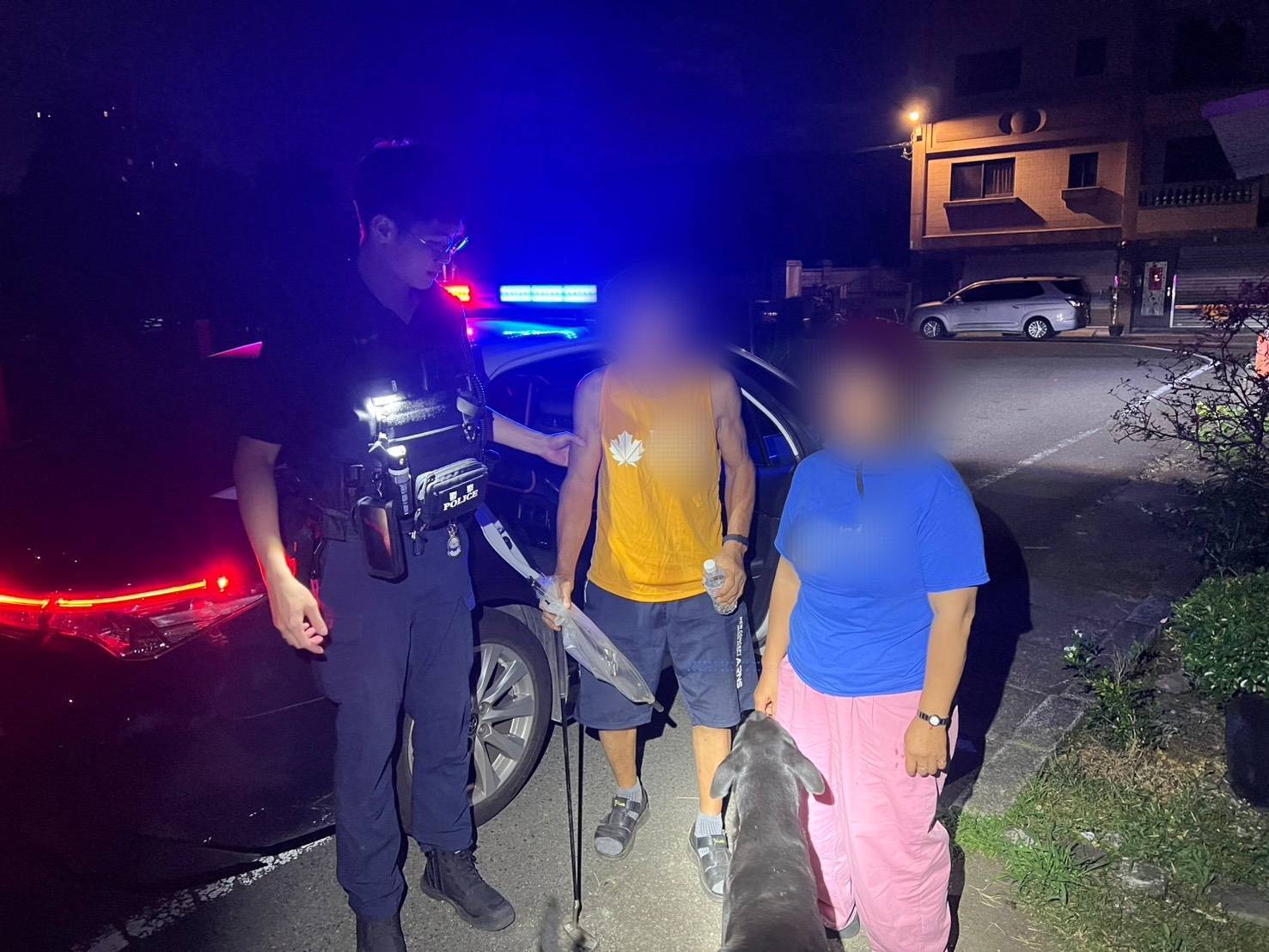 八德失智老翁飯後散步迷路 警調監視器火速尋回送返家