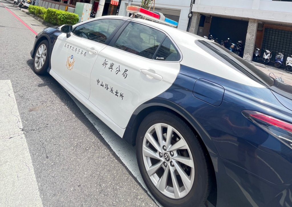 快訊/高雄驚傳墜樓!警到場見他掉下來 緊急送醫 快訊/高雄驚傳墜樓!警到場見他掉下來 緊急送醫