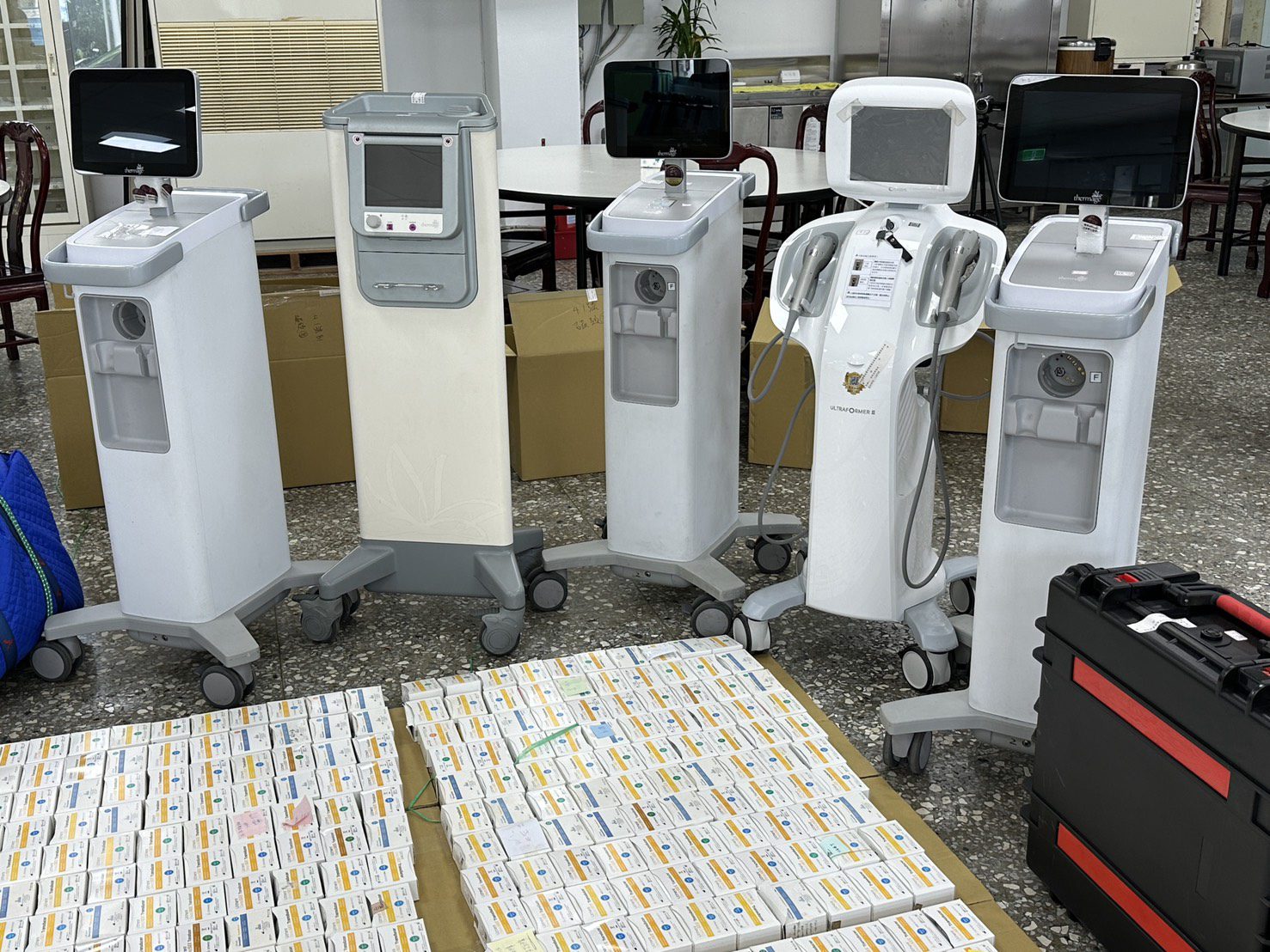 破解儀器製「回充探頭」大賺黑心財 非法醫美集團12人遭起訴