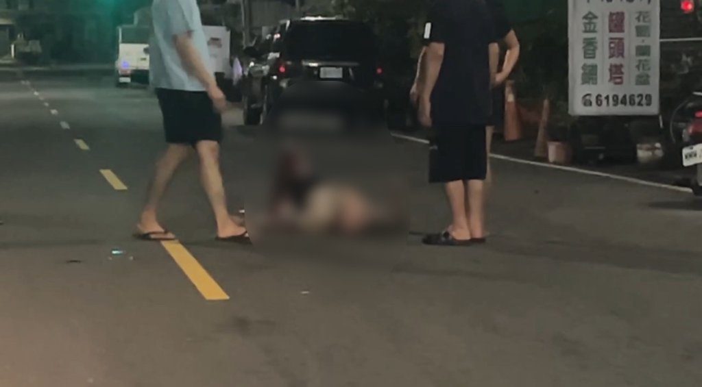 蚵仔寮深夜鬥毆！男遭刀、棍圍毆…倒地嚇壞民眾