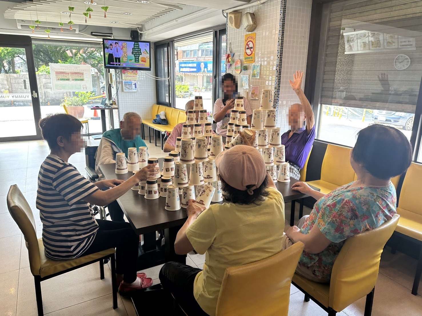 桃園失智症人口逾2.8萬 市府辦理多元關懷助照護家庭 桃園失智症人口逾2.8萬 市府辦理多元關懷助照護家庭