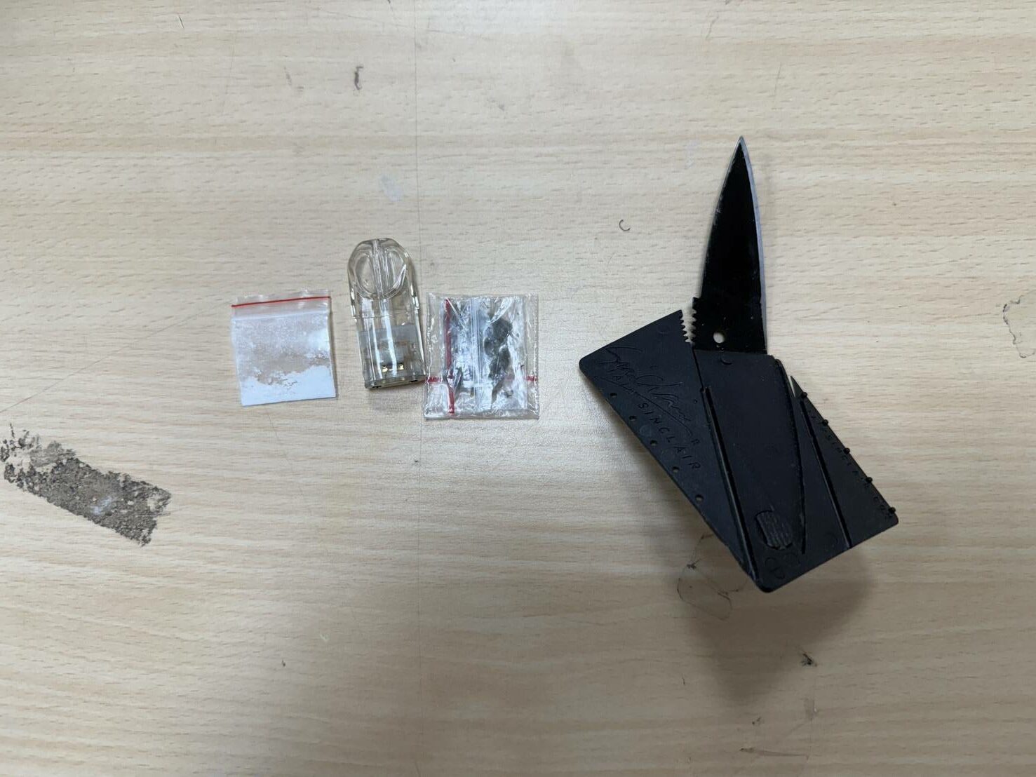 【有片】桃園警巡邏查獲通緝犯 藏毒帶刀掙脫失敗遭逮