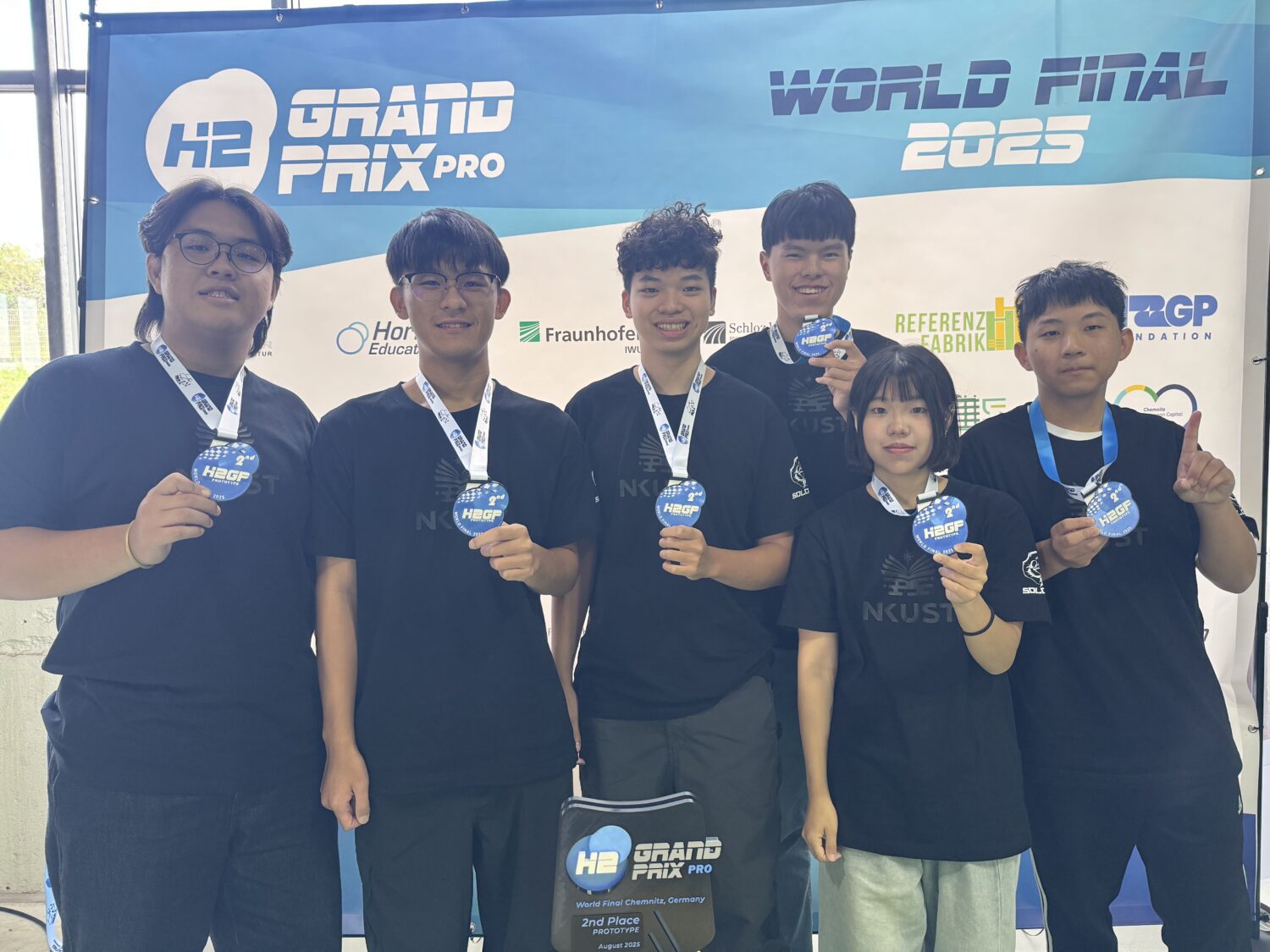 H2GP 2025 世界大賽 高科大所羅門車隊「銀」得世界氫能競爭力 H2GP 2025 世界大賽 高科大所羅門車隊「銀」得世界氫能競爭力