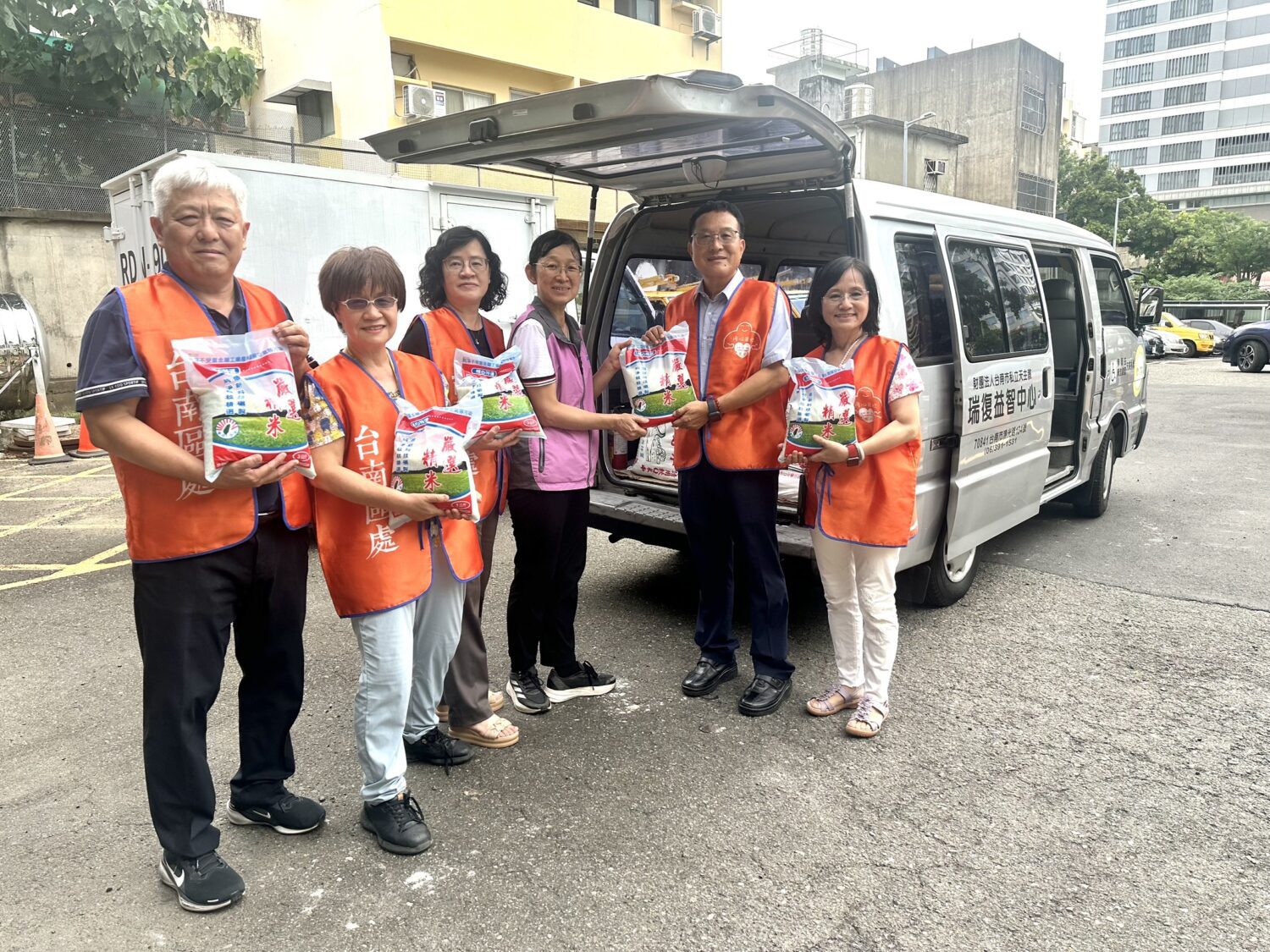 中元送暖!台電台南區處捐贈逾兩千公斤白米 助弱勢家庭 中元送暖!台電台南區處捐贈逾兩千公斤白米 助弱勢家庭