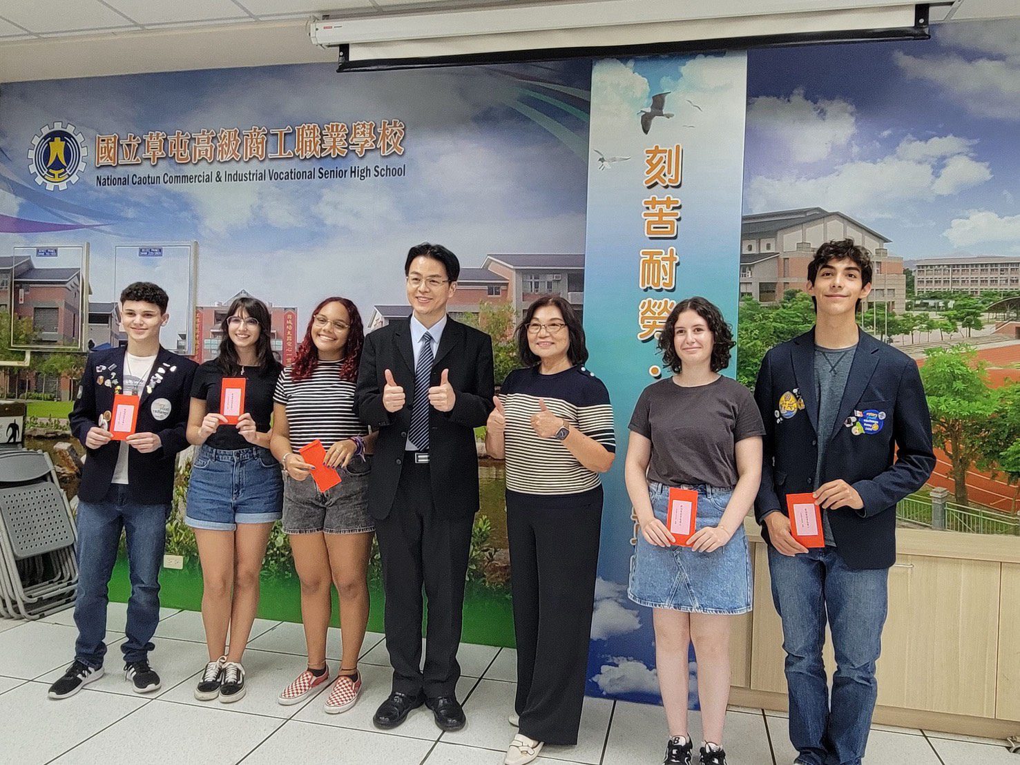 草屯商工迎來國際新同學 法國、巴西、墨西哥學生加入 草屯商工迎來國際新同學 法國、巴西、墨西哥學生加入
