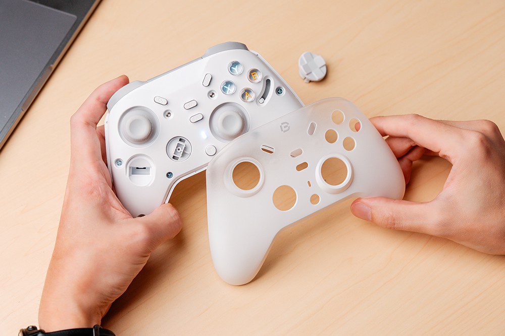 Bteam 推出 Specter 沛影無線遊戲手把：一把搞定 PC、Switch 與行動裝置、長效續航、精準操控一次滿足。