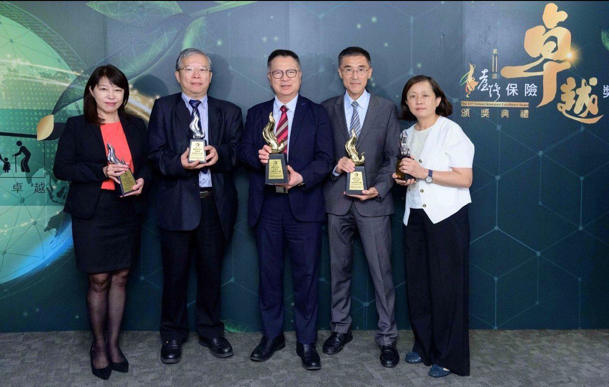 保險卓越獎揭曉 富邦人壽勇奪2金3銀共5項肯定 永續經營績效揚名國際 第十四度獲評「台灣最佳壽險公司」 保險卓越獎揭曉 富邦人壽勇奪2金3銀共5項肯定 永續經營績效揚名國際 第十四度獲評「台灣最佳壽險公司」