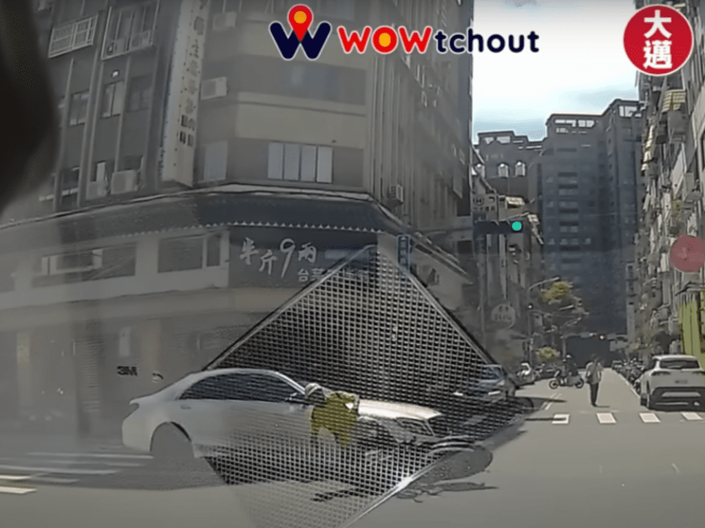 紅燈少說亮5秒 北市賓士男照闖撞倒7旬翁 紅燈少說亮5秒 北市賓士男照闖撞倒7旬翁