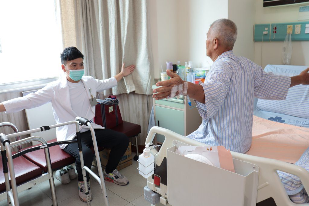 高血壓沒控制引發急性肺水腫血氧驟降 70歲老父送醫救回一命 高血壓沒控制引發急性肺水腫血氧驟降 70歲老父送醫救回一命