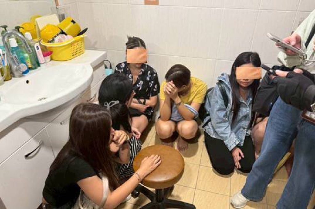 台中梧棲養生館涉色情按摩 泰籍女子擠爆1坪廁所遭逮 台中梧棲養生館涉色情按摩 泰籍女子擠爆1坪廁所遭逮