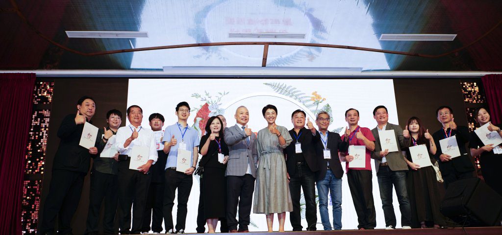 南投縣觀光工廠協會理事長交接 半山夢工廠吳宜叡接棒拚深度旅遊 南投縣觀光工廠協會理事長交接 半山夢工廠吳宜叡接棒拚深度旅遊