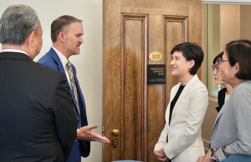 政院公布臺美關稅談判雙方會面照片   強烈譴責造謠行徑