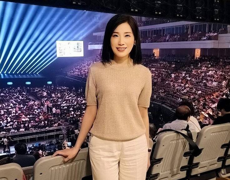 余秀娟江蕙演唱會淚崩 斷裂獎盃見證破碎與重生 余秀娟江蕙演唱會淚崩 斷裂獎盃見證破碎與重生