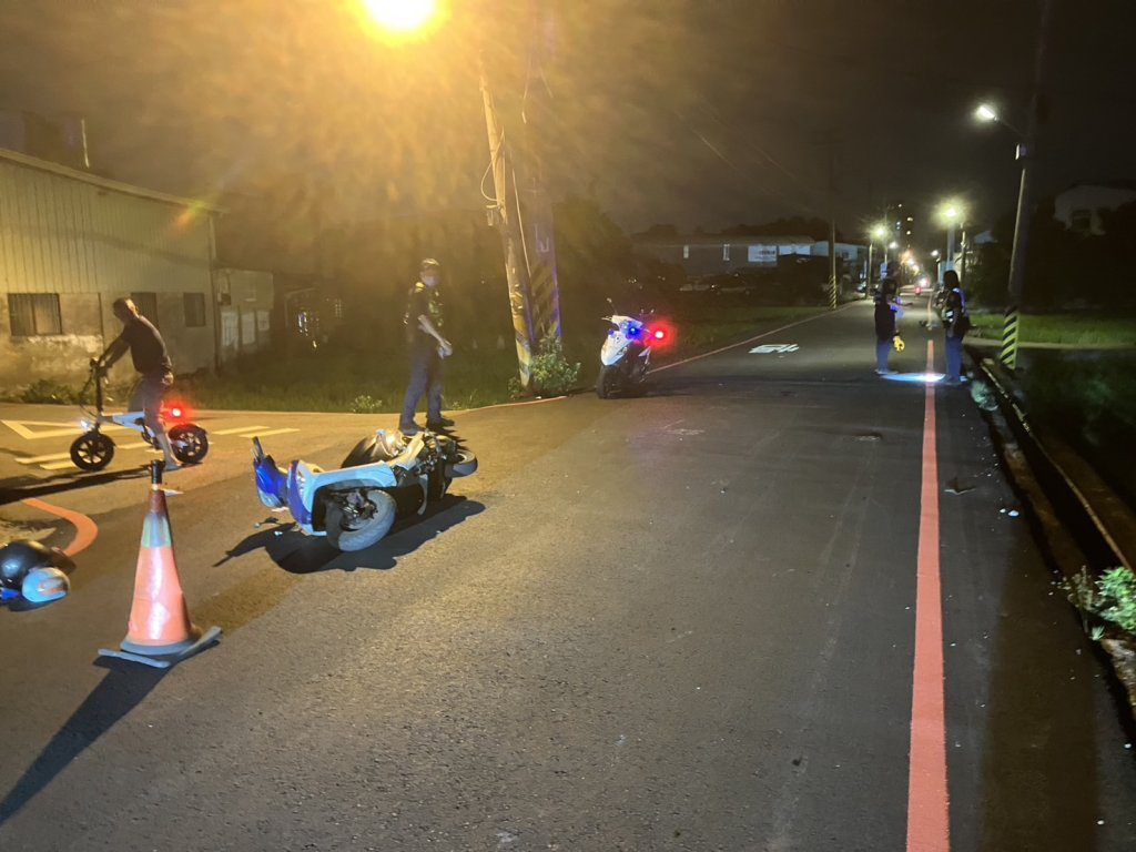 大里鐵路街驚悚車禍!兩機車對撞 一男不治、母女傷送醫 大里鐵路街驚悚車禍!兩機車對撞 一男不治、母女傷送醫