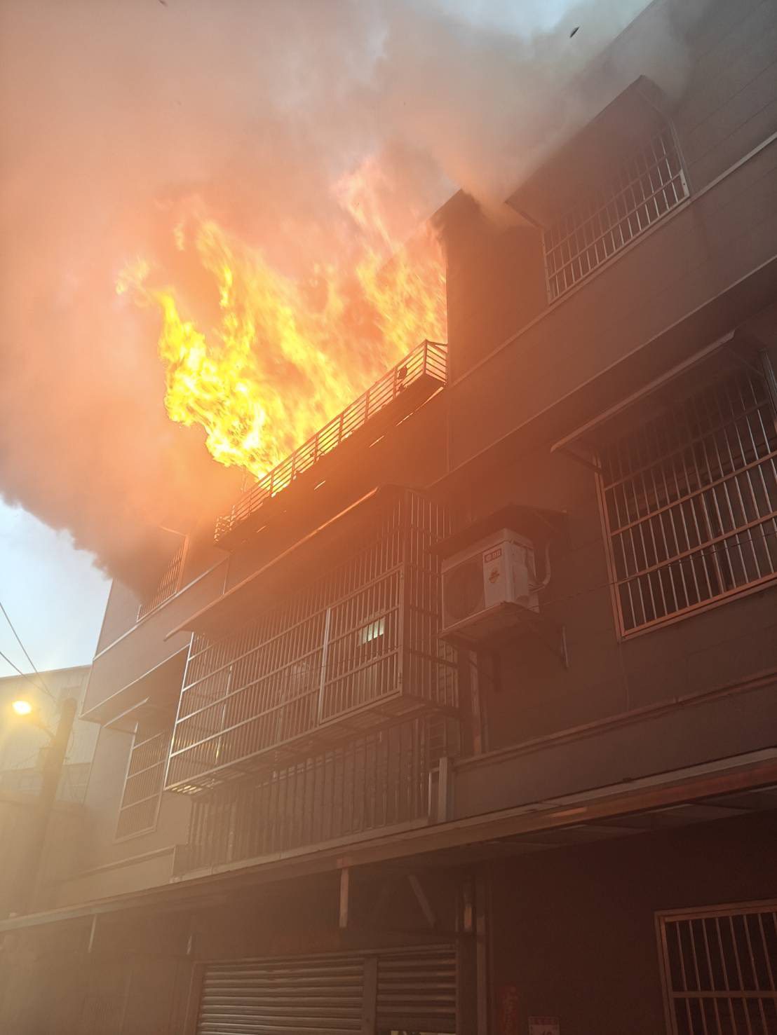 中壢龍安街清晨大火奪5命 最小孩童僅9歲