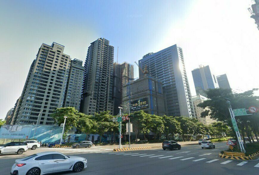 富豪資金逃殺，專家警告：豪宅市場崩盤將衝擊台灣經濟命脈