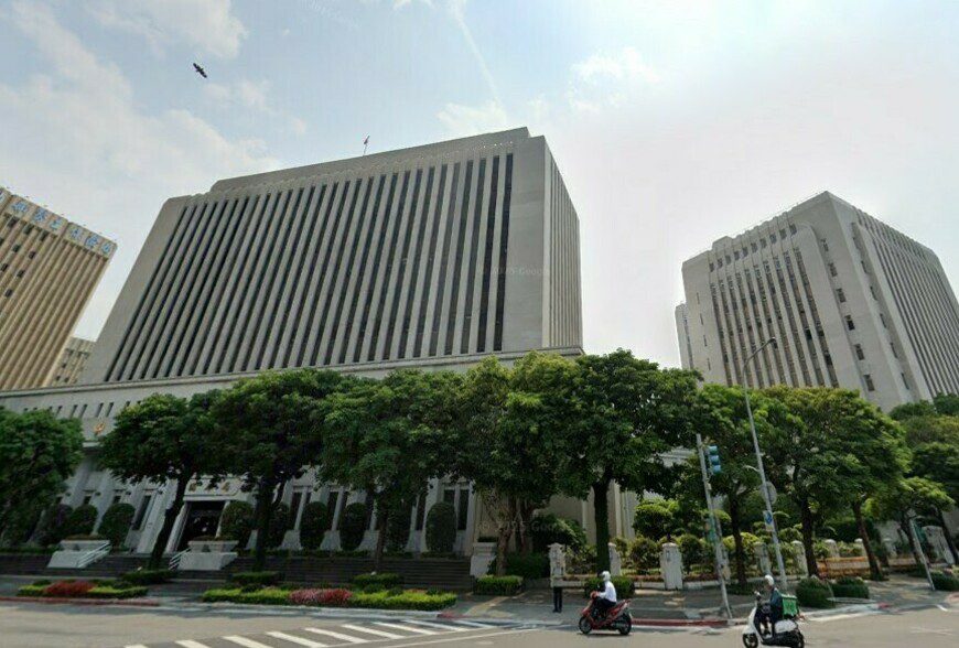 房貸額度緊縮真相 央行管制讓銀行寧可低利借政府,也不願放貸給老百姓? 房貸額度緊縮真相 央行管制讓銀行寧可低利借政府,也不願放貸給老百姓?