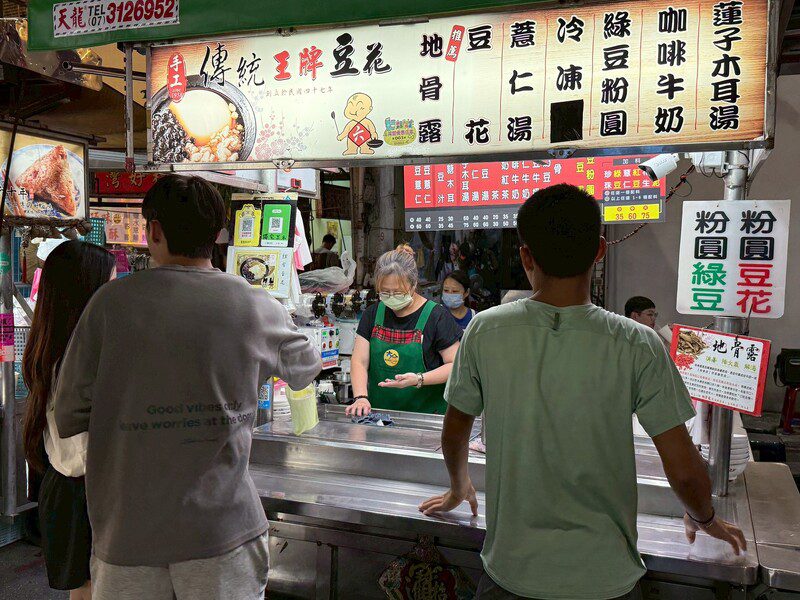 六合夜市王牌豆漿 堅持手工傳統，甜潤香濃驚豔遊客  票選編號4