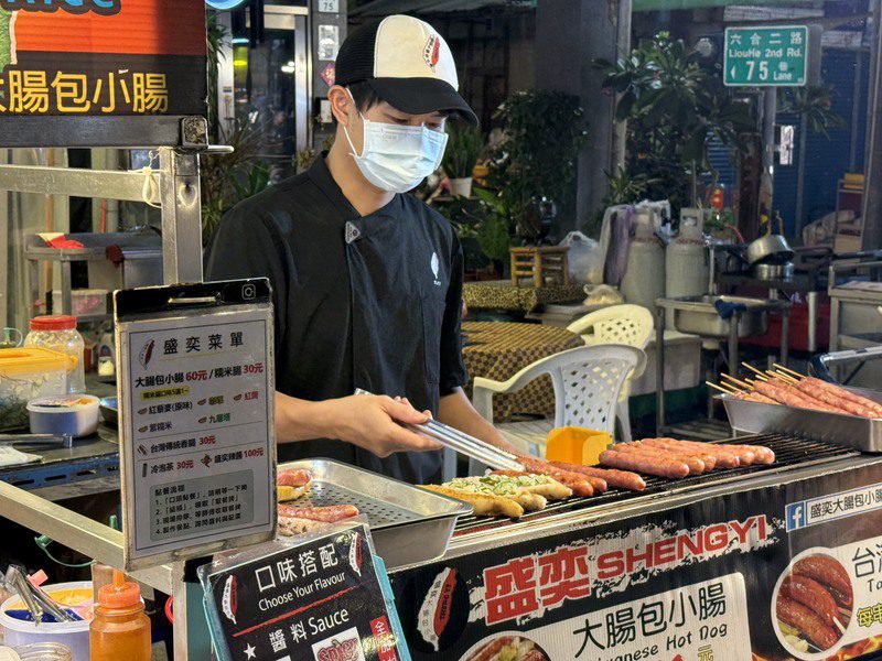 盛奕大腸包小腸 六合夜市的在地美味  票選編號1