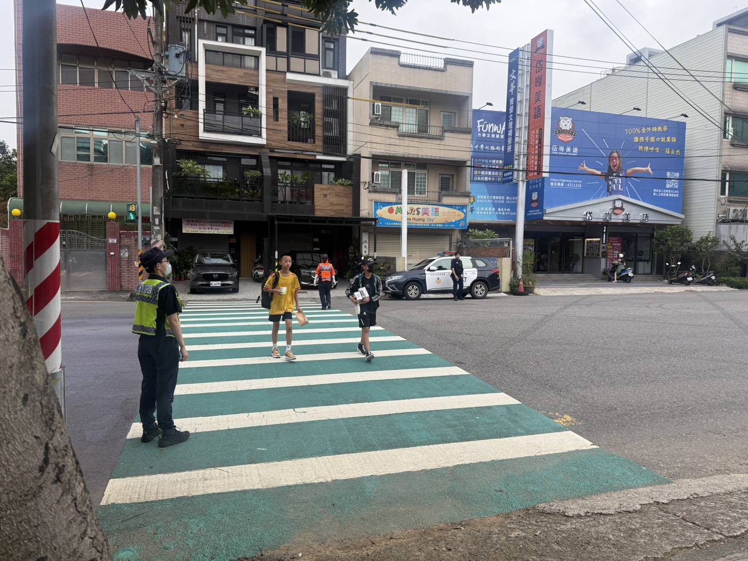 今天開學！楊梅警強化校園交通疏導 維護學童安全