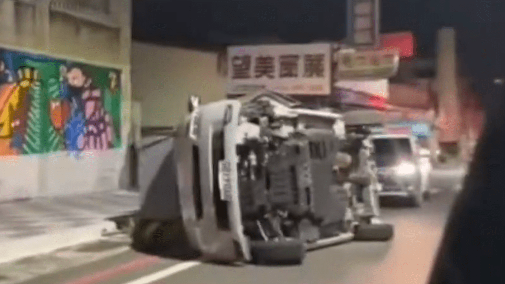 影／台南酒駕男自撞翻車！酒測超標秒送辦　掛彩又破財