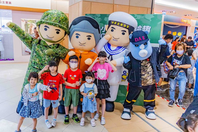 義大世界 「小軍人」人氣爆棚 9/3起樂園接力推優惠 義大世界 「小軍人」人氣爆棚 9/3起樂園接力推優惠