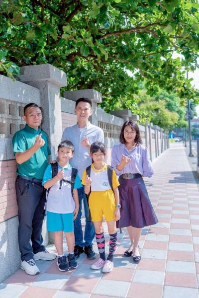 城區通學步道開學獻禮! 鄭朝方力推竹仁國小就學安全之島 打開人行道轉彎死角 城區通學步道開學獻禮! 鄭朝方力推竹仁國小就學安全之島 打開人行道轉彎死角