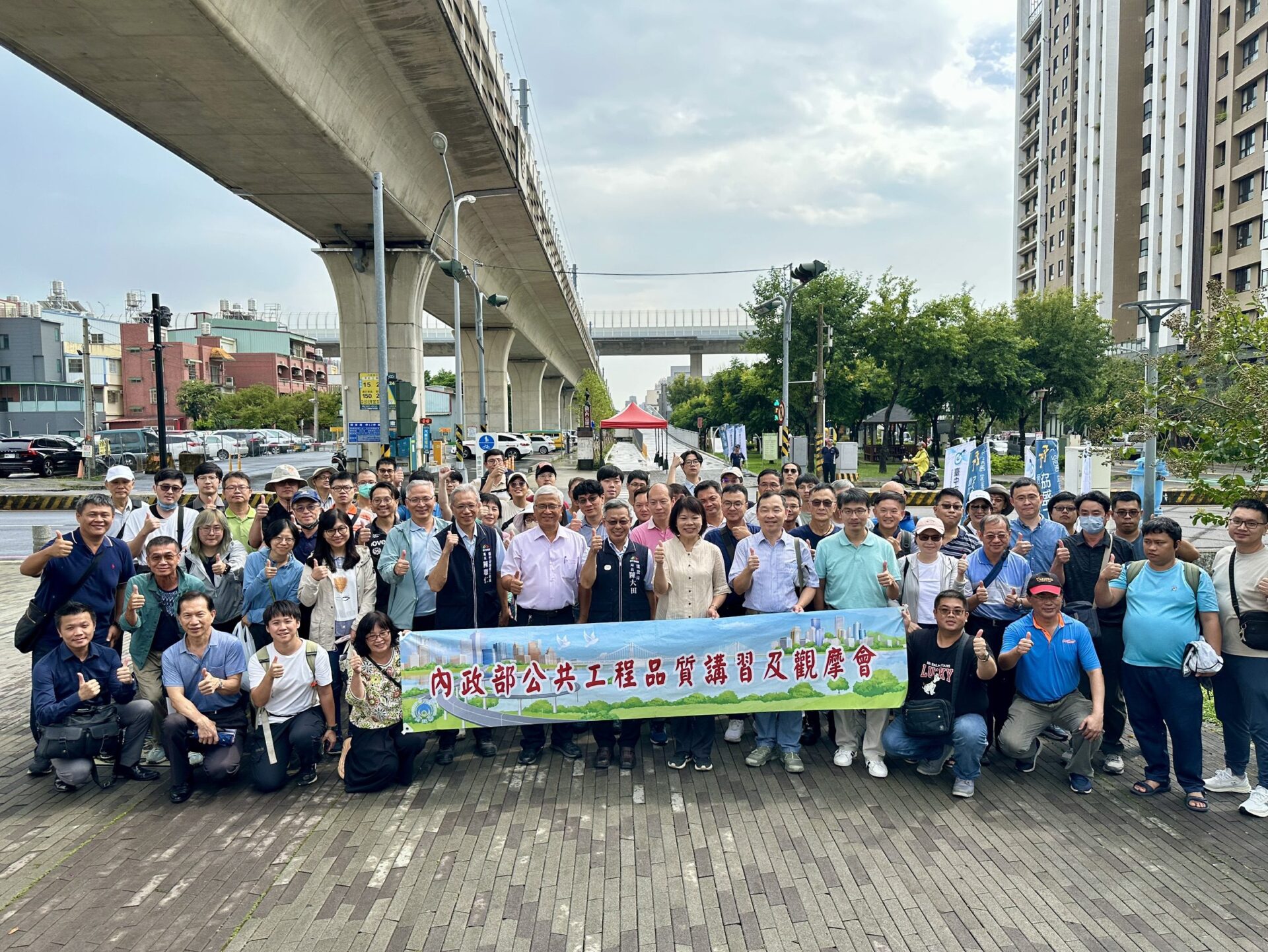 見證自行車跨橋創新工法與生態典範！內政部組團觀摩台中「綠空廊道」