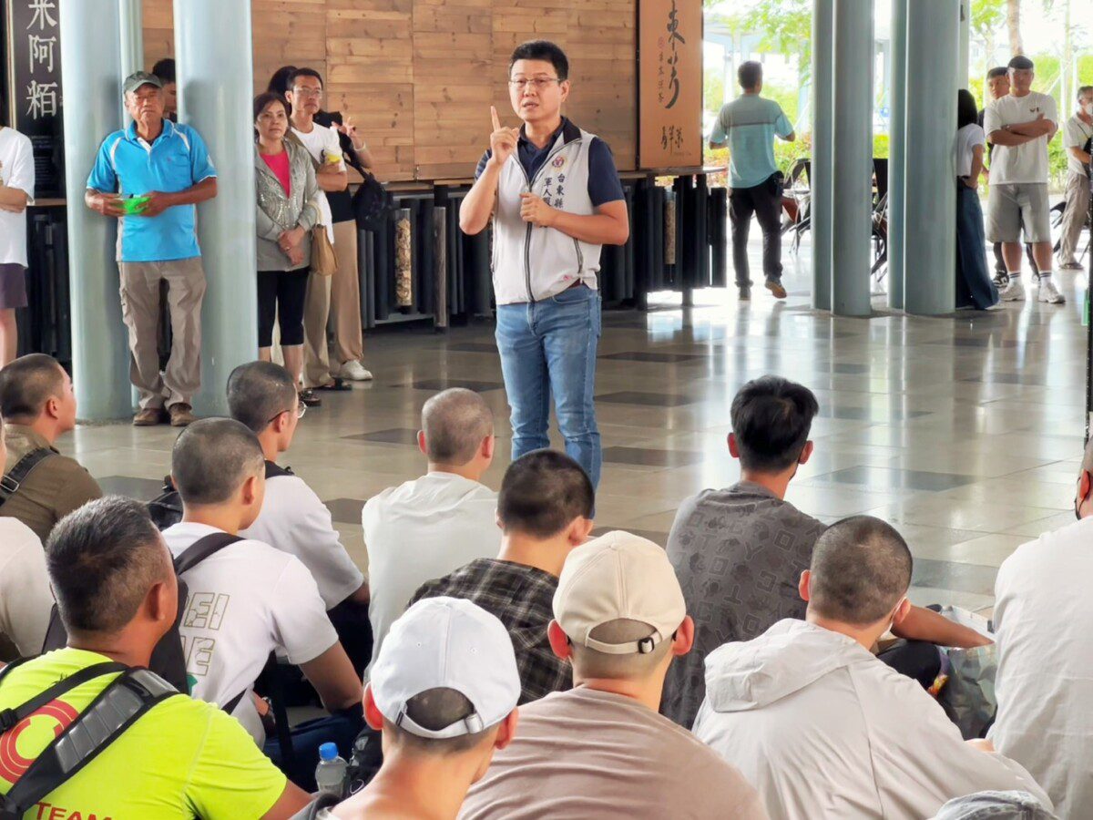 臺東陸軍役男入營報到 軍人服務站叮嚀祝福