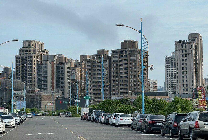 廣告牌消失、接待中心退場|仲介白天賣房 晚上開Uber求生 M傳媒 廣告牌消失、接待中心退場|仲介白天賣房 晚上開Uber求生 M傳媒