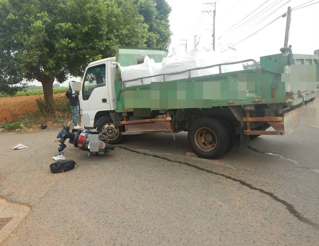 台中大雅車禍機車騎士手卡在龍頭！ 　現場脫困OHCA送醫急救不治