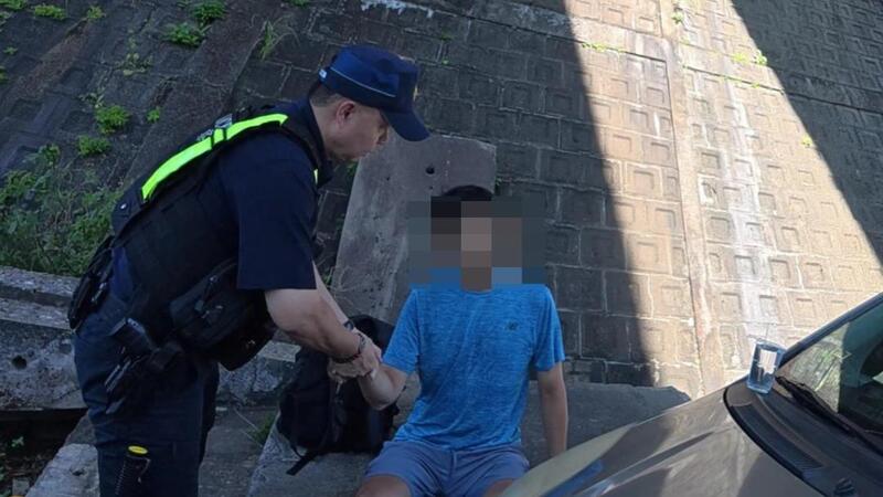 即時救援！北市雙胞胎警化身救護員　路檢點急救中暑男子
