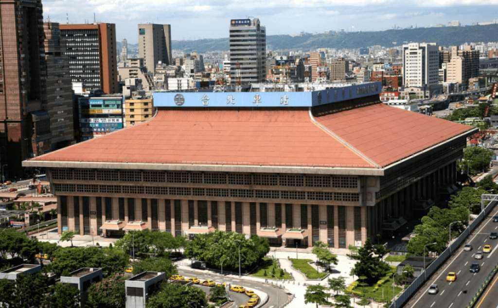 台北車站喋血！1男子遭砍傷血流滿地　兇嫌落網遭聲押