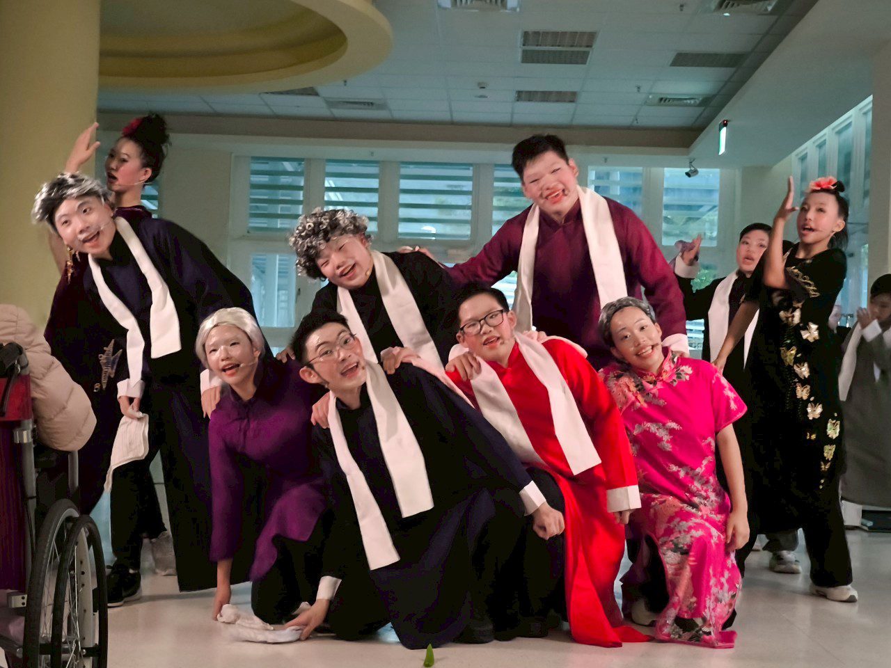 中埔榮護理之家攜手橘子泥劇團養樂居上演《那一年的時光》 中埔榮護理之家攜手橘子泥劇團養樂居上演《那一年的時光》