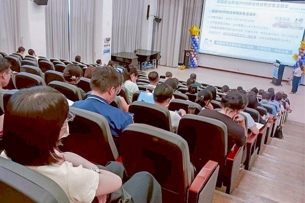 中學開學 彰基助彰藝高中教師強化性教育與愛滋防護宣導 中學開學 彰基助彰藝高中教師強化性教育與愛滋防護宣導