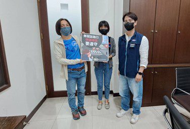 高雄區監理所向貨運業者進行防制宣導 落實「路口慢看停」