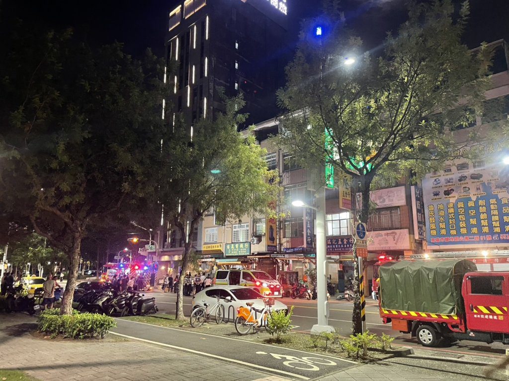 快訊/高雄鹽埕電機行火警!7人緊急送醫 快訊/高雄鹽埕電機行火警!7人緊急送醫