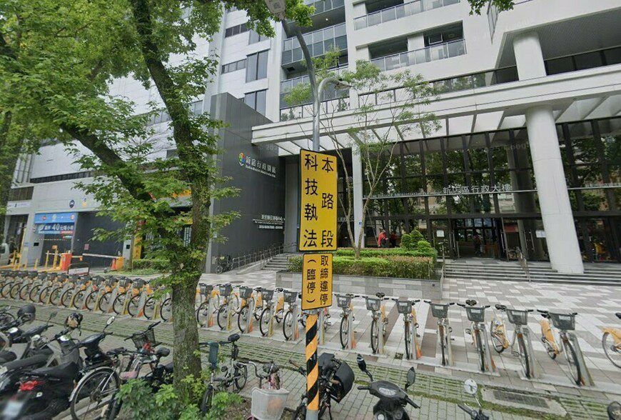 陽臺補登免奔波 新店地政推「一鍵查」便民服務 陽臺補登免奔波 新店地政推「一鍵查」便民服務