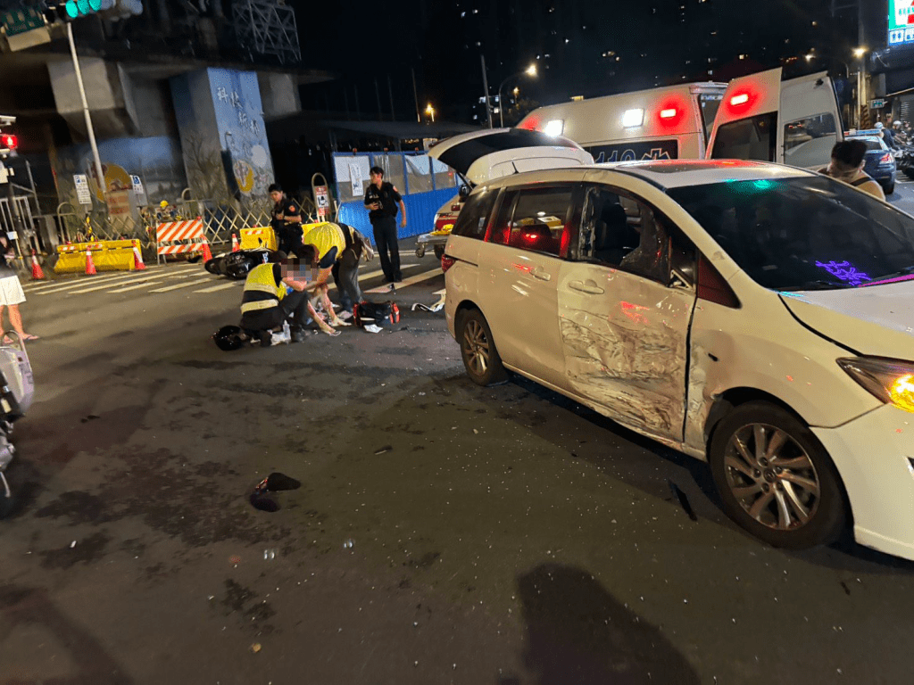 後車視角曝光！中和男高速「闖紅燈」直撞左轉車　命大僅受擦挫傷
